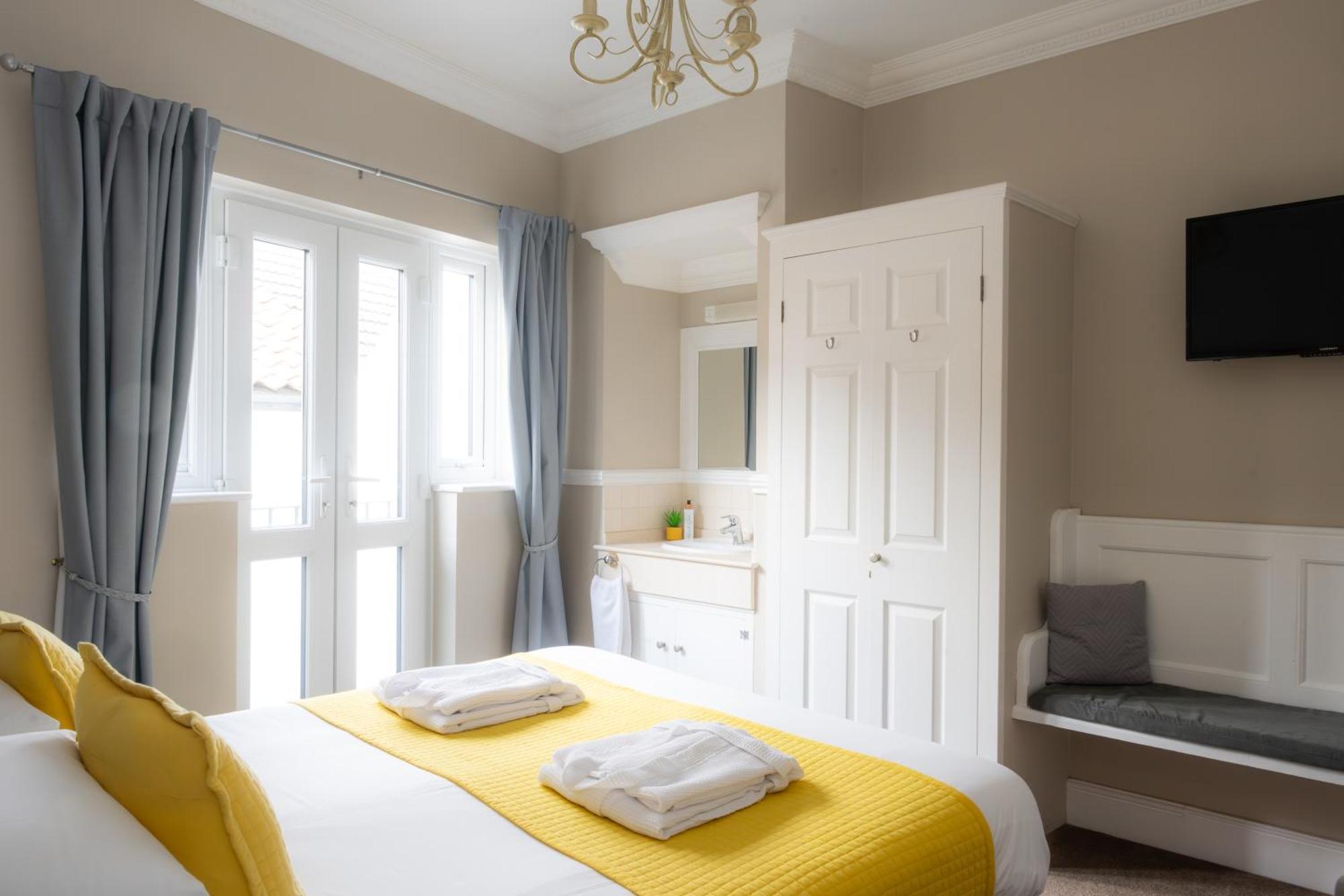 The Courtyard Guest house 3*